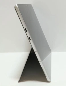 Microsoft Surface Pro 9 13" SQ3 Tablet 5G 1TB di archiviazione, tastiera e custodia firma - Foto 1 di 8