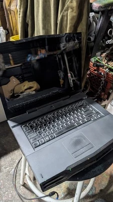 Alienware M15x Intel Core i7-Q720 1.6GHz 4GB RAM No HDD - Image 1 of 4