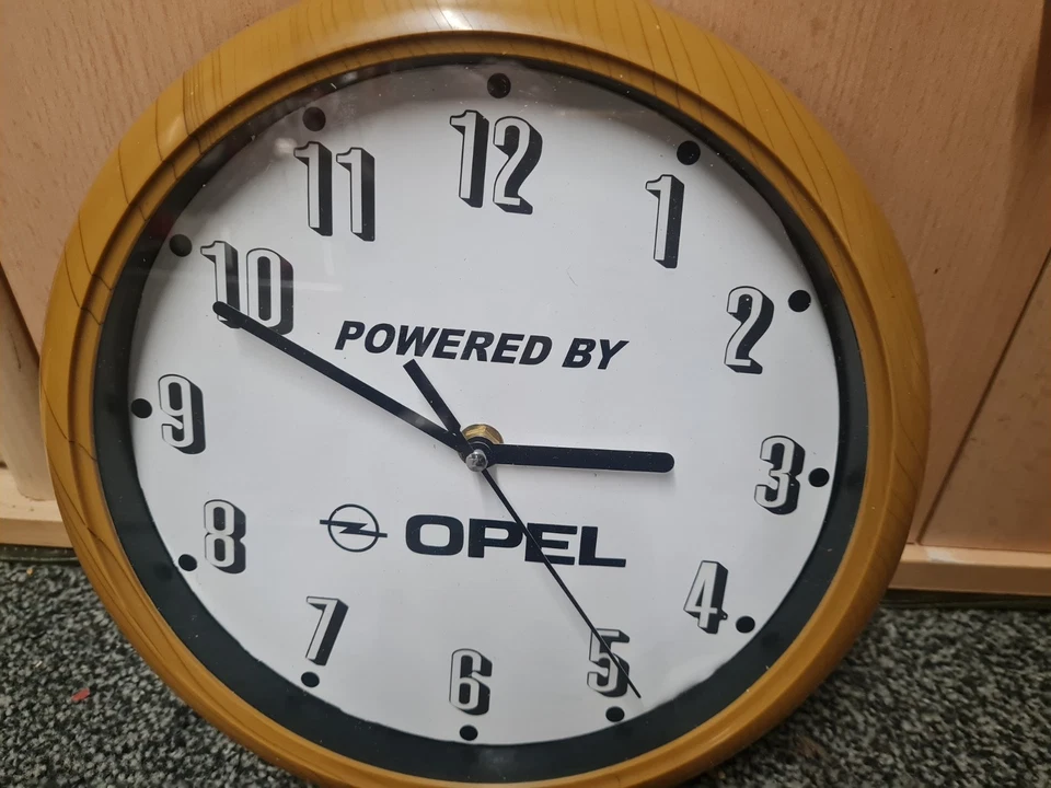 Reloj de pared Opel #9 hecho a mano / pieza única - Imagen 1 de 1