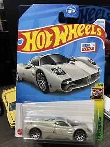 New 2024 Hot Wheels Pagani Utopia HW Exotics 5/10 #205/250 L Case - Picture 1 of 4