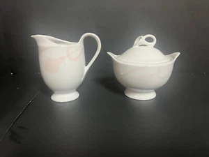 MIKASA FINE CHINA LDB01 CLASSIC FLAIR PEACH FOOTED CREAMER & COVERED SUGAR BOWL - Picture 1 of 1