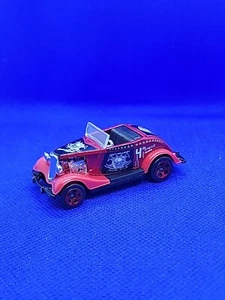 Hot Wheels 1996 Red BoneRipper - Capt. Willmott - The Eagle Squadron - Picture 1 of 6
