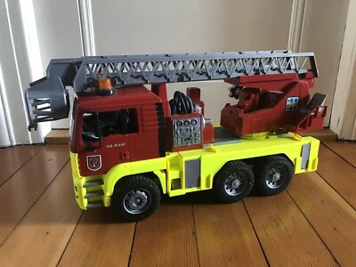 1/16 Bruder: Man Camion, Truck, pompiers, pompe eau, gyrophares, Rare - Photo 1/4