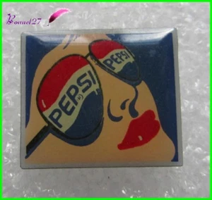 Pin's Boisson PEPSI famme avec des lunettes #964 - Imagen 1 de 1