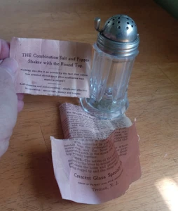 DIE KOMBINATION SALZ & PFEFFERSTREUER ANFANG 1900 MIT ANLEITUNGSFLYER TRENTON NJ - Bild 1 von 9