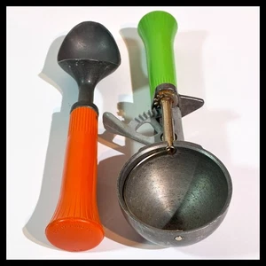 2 Vintage BONNY Product Co. ICE CREAM SCOOPS Estate Fresh DESSERT mid-century - Picture 1 of 6