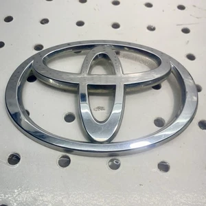 Toyota Matrix 4.25" emblema maletero trasero insignia calcomanía logotipo OEM genuino original - Imagen 1 de 3