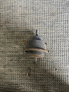 Peugeot 205 Right Hand Engine Mount - Picture 1 of 2