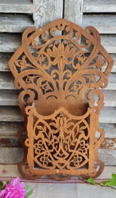 ANCIENNE ETAGERE PORTE BROSSE EN BOIS SCULPTE VICTORIEN - Photo 1/4