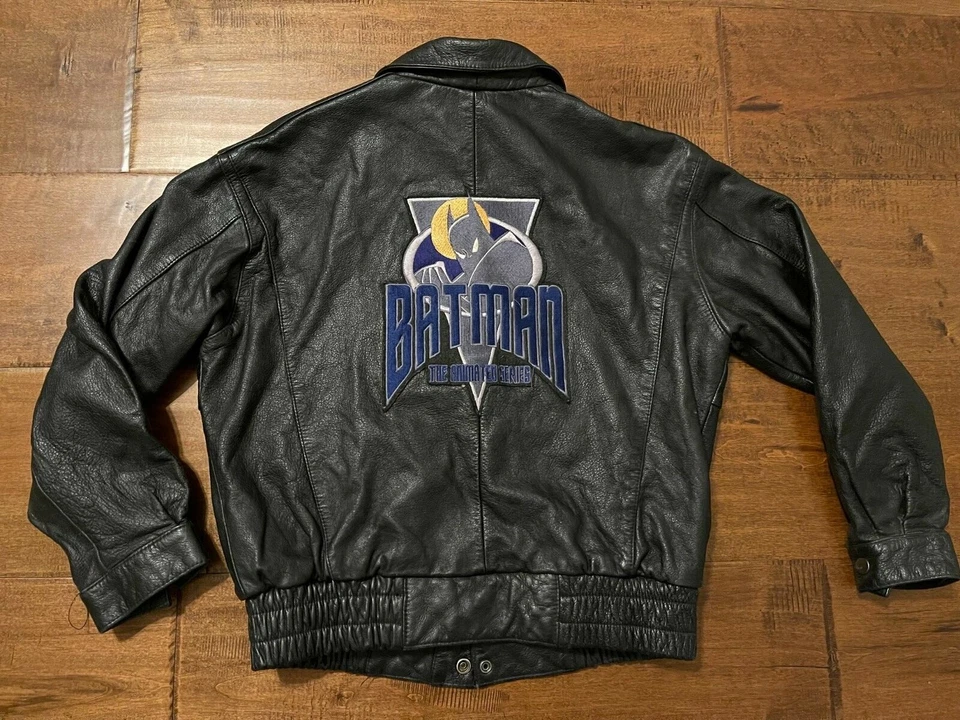 Abrigo Chaqueta De Cuero De Colección Batman La Serie Animada DC Comics - Jóvenes Niños L Foto 1 de 4