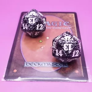 Shadows Innstrad Eldritch Moon - x2 Spindown D20 - Magic The Gathering - Dice - - Picture 1 of 3