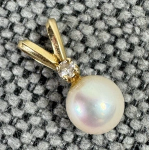 Anhänger 14 Karat Gelbgold 6 mm runder weißer Süßwasserzuchtperlen Diamant - Bild 1 von 5