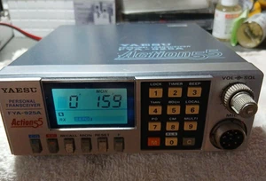 Radio amateur émetteur-récepteur UHF YAESU FYA-925A - Photo 1/12