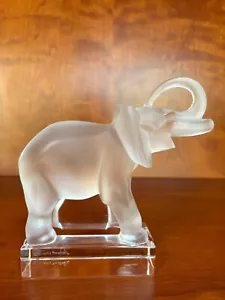 SALE! Signed Lalique Frosted Elephant On Clear Base In Excellent Condition - Picture 1 of 8