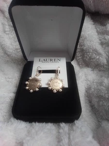 Pendientes colgantes Lauren Ralph Lauren de perlas y oro - Imagen 1 de 2