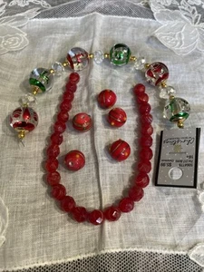 Vintage Red Crafting Create Repurpose Glass Beads Christmas Plastic Bead Crf5-29 - Picture 1 of 10