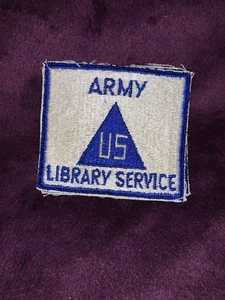 U.S. ARMY LIBRARY SERVICE, vintage square patch. - Picture 1 of 3