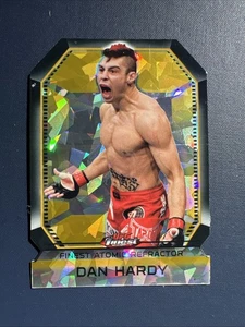 2011 Topps Finest UFC Finest Atomic Refractor Dan Hardy #FAR-11 - Imagen 1 de 2