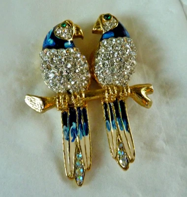 Prendedor Love Bird Loro Piedras Coloridas Tono Dorado Brillante Foto 1 de 3