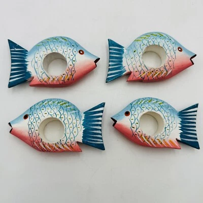 Anelli tovagliolo pesce tropicale nautico costiero tiki rosa blu dipinto a mano 4 pezzi - Immagine 1 di 4