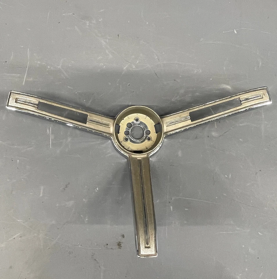 Chevy Camaro Impala SS 1967 Deluxe volante bocina botón anillo central 67 OE Foto 1 de 4