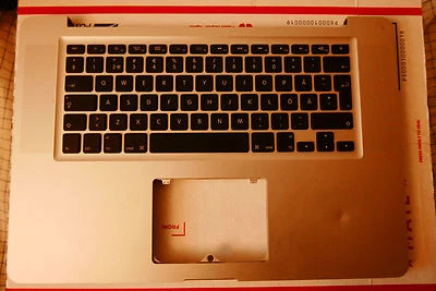 INTERNATIONAL UK Swedish 2012 15 A1286 MacBook Pro Keyboard Top Case No Trackpad - Image 1 of 2