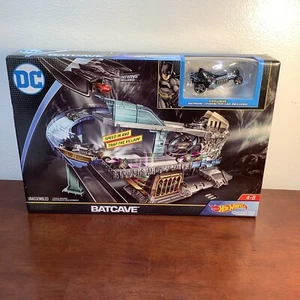 Mattel Hot Wheels DC Batcave Playset w/ Batman Character Car 2018 Edition - Picture 1 of 6