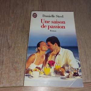 UNE SAISON DE PASSION  / DANIELLE STEEL - Picture 1 of 3