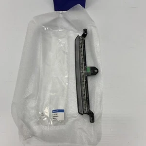 Genuine Volvo Center High Mount Stop Light (Rear) v70 v70xc 30634878 - Picture 1 of 3