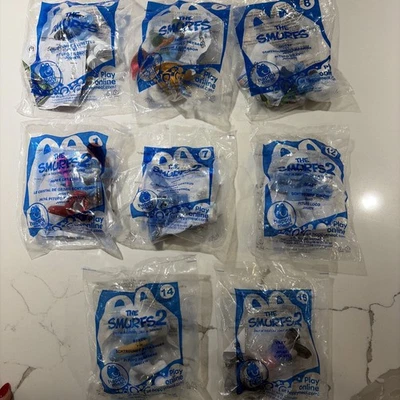 Lote de 2 brinquedos Happy Meal The Smurfs and The Smurfs - 8 novos brinquedos lacrados - Imagem 1 de 4