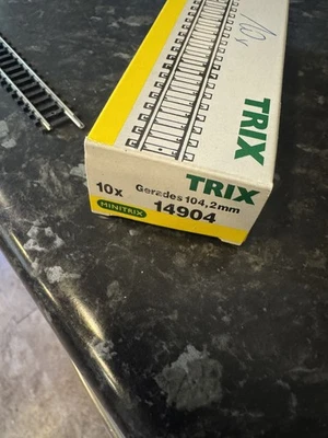 10 Piece Trix Track Straight 14904 104, 2mm Good Condition N Gauge new in box  - Image 1 of 3