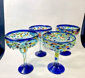 Mexikanisches mundgeblasenes Konfetti Kiesel Glas 4er Set Margarita Gläser blauer Rand - Bild 1 von 10