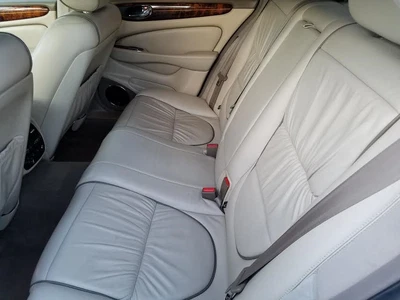 2004 2005 06 07 08 2009 JAGUAR XJ8 XJR SUPER V8 VANDEN PLAS CINTURONES DE SEGURIDAD TRASEROS BRONCEADOS Foto 1 de 2