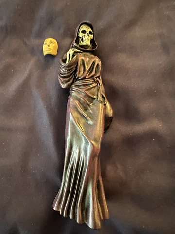 Lady Death (from Thanos set) Marvel Legends Diamond Action Figure Cover