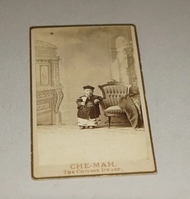 CIRCA 1880S CHE-MAH EL ENANO CHINO ARTISTA CIRCO INTÉRPRETE GABINETE FOTO APROX. 5"X3" Foto 1 de 4