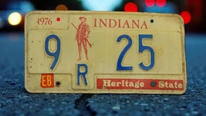 Indiana License Plate 1976 Tag # 9R25 White/Blue Passenger Car Low Number GUC - Picture 1 of 1