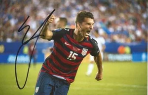 USA & NOTTINGHAM FOREST: ERIC LICHAJ SIGNED 6x4 ACTION PHOTO+COA - Picture 1 of 1