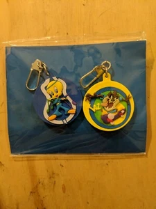 New vintage set of 2 Looney Tunes Zipper Pulls Taz and Tweety Bird - Picture 1 of 2