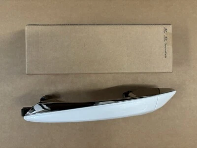 2020-2023 Sonata Front Door Handle Left Driver's Outside Handle With Digital Key - Image 1 of 4