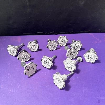 Lot of 12 White Flower Metal Drawer Knobs Pulls Shabby Chic Distressed Hardware - Image 1 of 4