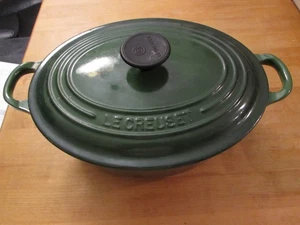 Cazuela esmaltada verde Le Creuset de segunda mano 9,5 pulgadas - Imagen 1 de 6