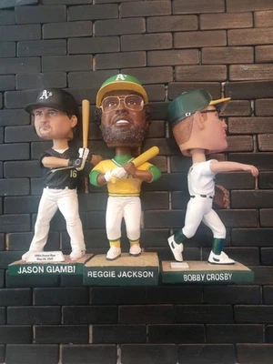 Lote de 3 Bobbleheads Oakland Athletics A’s Reggie Jackson, Jason Giambi, Crosby - Imagem 1 de 4