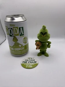 Funko Soda The Grinch Flocked Chase Holding Max 1/1,600 International Can - Imagen 1 de 2