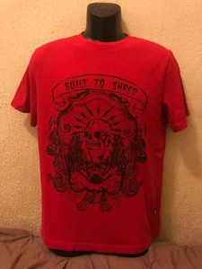 BUILT TO SHRED Juniors Teens SOFT RED T-SHIRT - SIZE L (12-14) - GUITAR PLAYERS - Picture 1 of 1