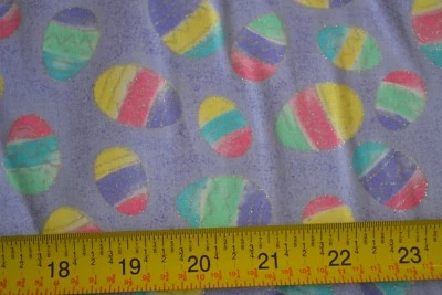 Por 1/2 yarda, vintage, huevos de Pascua con metal-plata sobre lavanda, tela tradicional, D841 Foto 1 de 4
