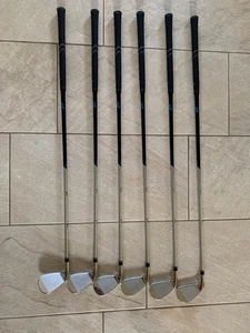 Callaway Paradym X Damen 5 bis PW, Ascent  PL Blue 40 WFlex RH  von  2024 - Bild 1 von 10