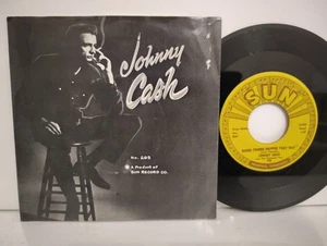 JOHNNY CASH - "GUESS THINGS HAPPEN THAT WAY - COME IN STRANGER" / SUN 1958 - Picture 1 of 2