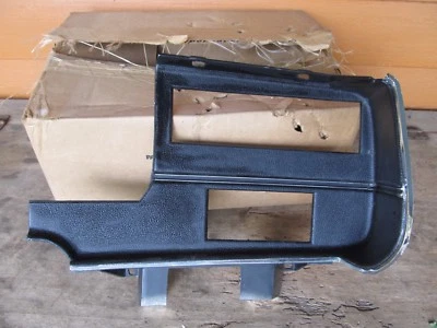 Nuevo de Lote Antiguo 1971-1972 Plymouth Fury Interior Plástico Radio Salpicadero Bisel Borde 3501004  Foto 1 de 4