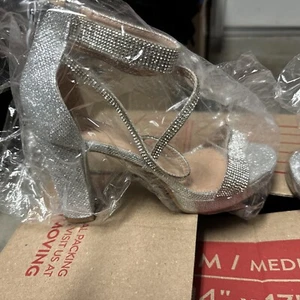 Sz 7 1/2 M /38 high heel shoes Silver Rhinestones Glittery Strappy - Picture 1 of 4