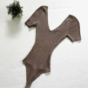 Body suéter acanalado manga corta Abercrombie & Fitch talla XS - Imagen 1 de 8